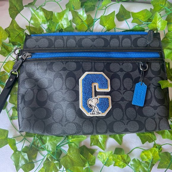 Coach X Peanuts Carryall Pouch In Signature Canvas With Snoopy c4308 - Picture 1 of 7